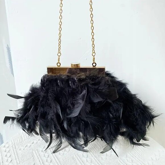 BLACK FEATHERED CLUTCH - Picture 1 of 4